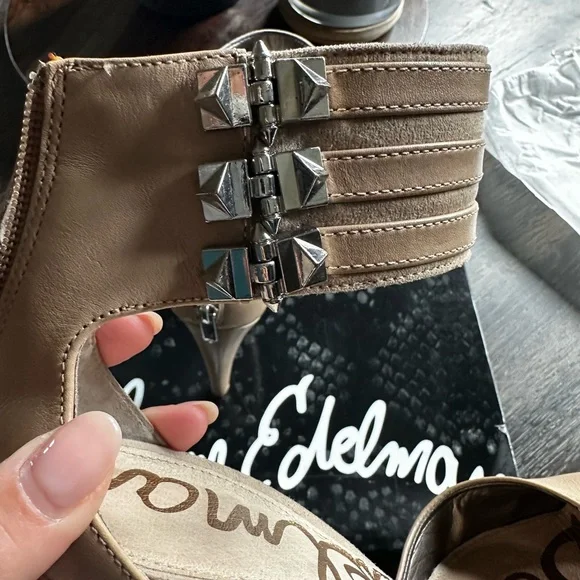 Sam Edelman Tan Strappy Heels with Pointed Toe - Picture 7 of 13